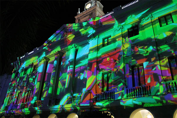 Se amplía en contenido y horarios el video mapping de Navidad