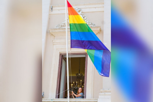 La bandera arcoiris, un 'orgullo' de todos los gaditanos