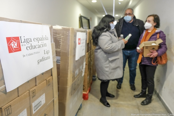 26012021 entrega geles hidroalcohólicos liga española de la educación 022