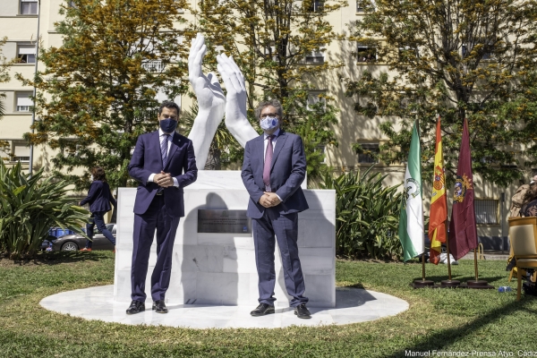 17052021 inauguración monumento sanidad pública 265