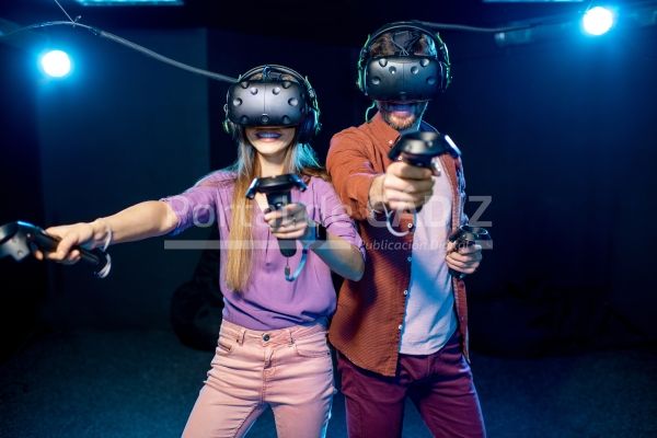 man and woman playing game with virtual reality he 2022 01 19 00 17 58 utc