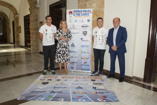 almudena martinez y juancho ortiz con los representantes de sherrypol