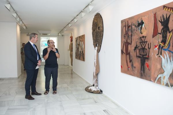 ricardo castiglia y ezequiel andres en la sala rivadavia