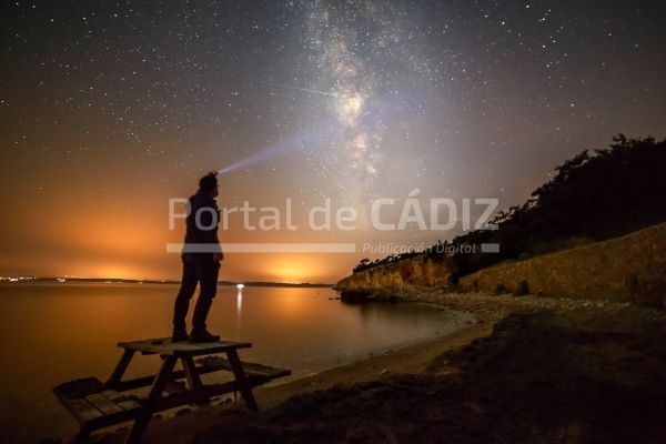 single man with his headlamp and milkyway 2022 05 03 23 13 47 utc