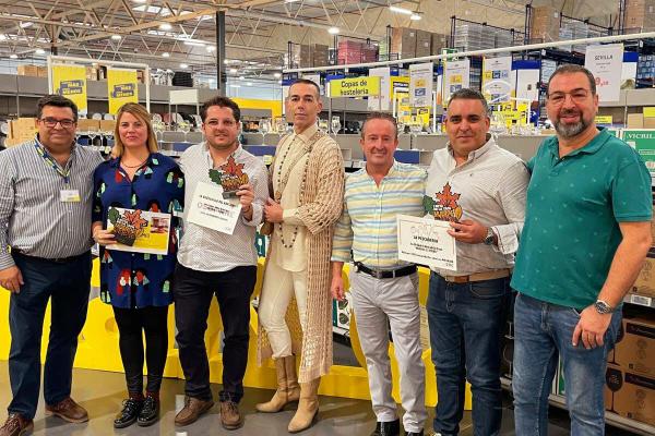 2023. 11. 15 foto de calleja con ganadores ruta de la tapa muerde el otono