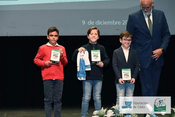 2023. 12. 18 foto entrega de trofeo a manuel mateo martinez de murga