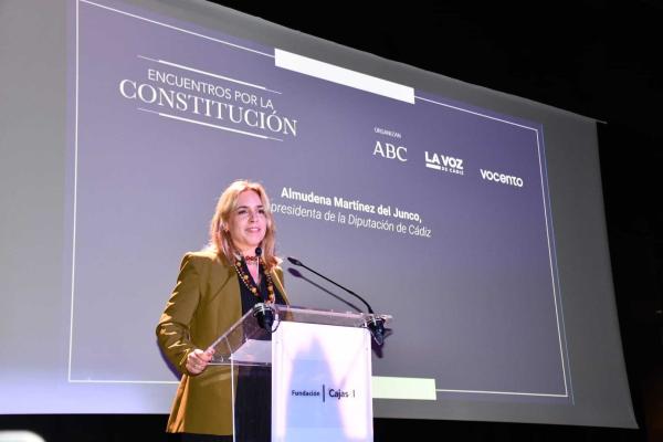 almudena martinez interviene en encuentros por la constitucion