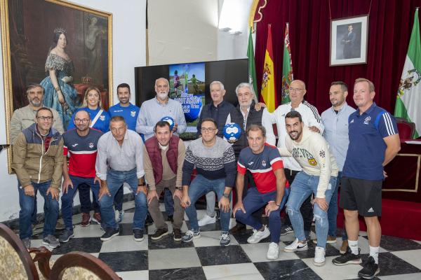 foto de grupo de la presentacion de la copa diputacion