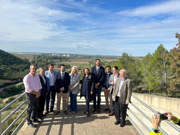 la consejera de agricultura carmen crespo en el embalse del guadalcacin. 5