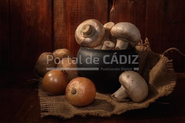 mushrooms in a cast iron pot 2022 01 27 16 12 53 utc