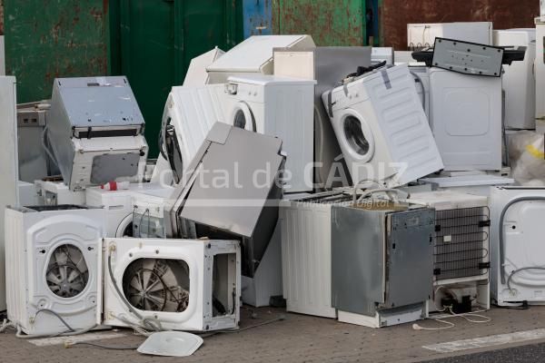 old electrical appliances in container of recyclin 2023 03 13 20 40 34 utc