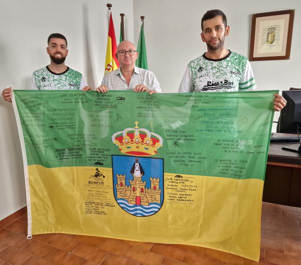 2023. 10. 16 foto bandera viajera a almeria