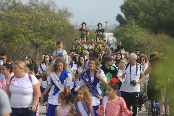 El Carnaval de San Fernando se viste de serpentina y color en su nuevo  cartel