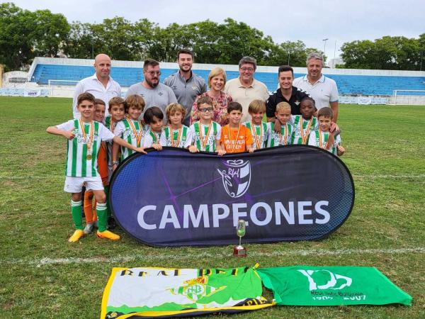 alcaldesa entrega de premios