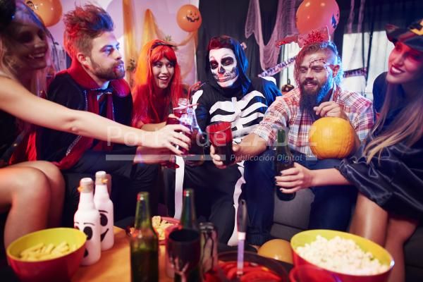 alcohol drinks at halloween party 2021 08 26 20 16 14 utc