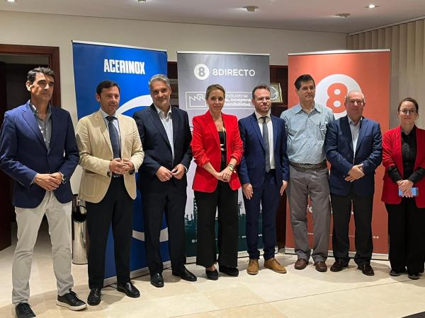 almudena martinez junto al resto de participantes