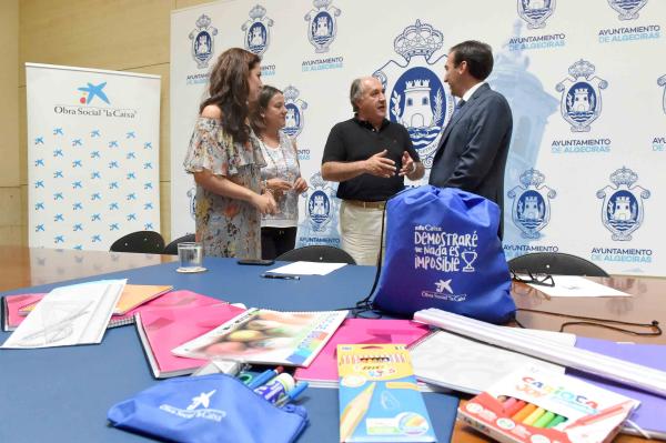 rueda prensa material escolar la caixa