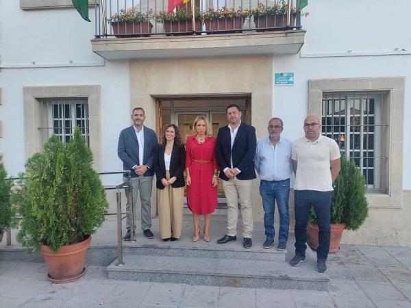 visita de la presidenta de la diputacion de cadiz a guadalcacin