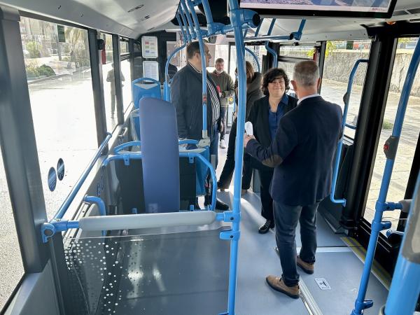 17012024 presentado el primer autobus hibrido de sanlucar